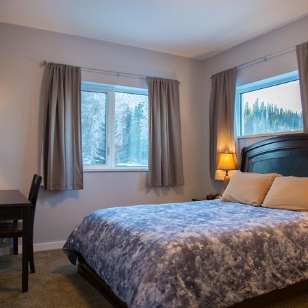 Downtown Whitehorse 4 Bedrooms Deluxe Condo Exteriör bild