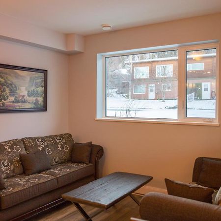 Downtown Whitehorse 4 Bedrooms Deluxe Condo Exteriör bild